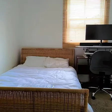 Holiday home Town House With Hot Tub & Free Parking Leeds (West Yorkshire)